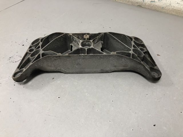 22316781222 BMW Балка крепления коробки передач купить в Ровно