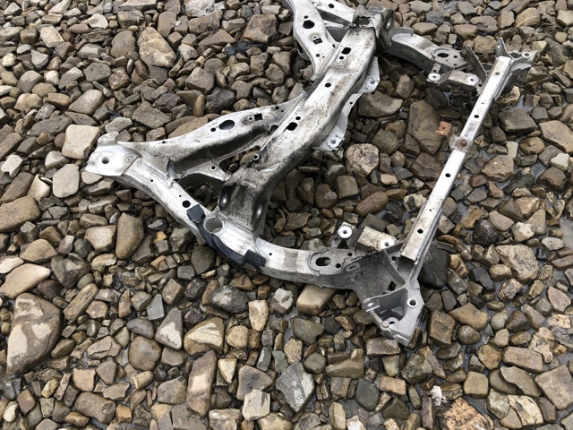 Балка передней подвески 31116796692 BMW