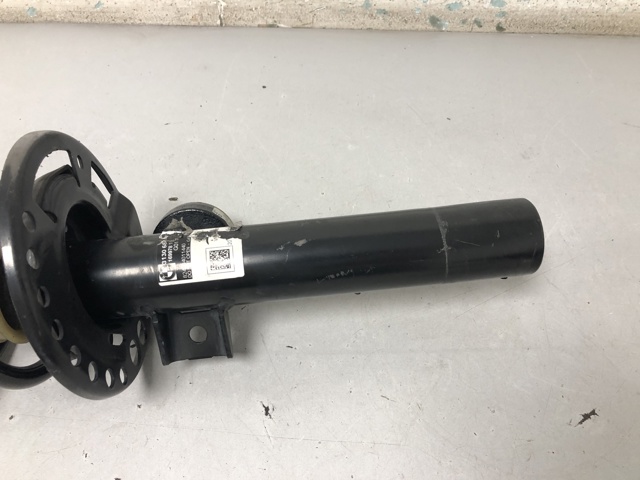 Амортизаторная стойка передняя правая 31306880606 BMW