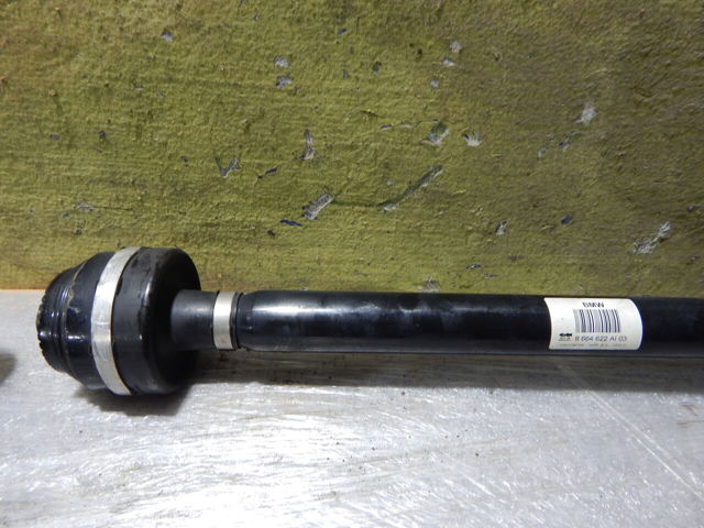 Полуось задняя, правая 33208664622 BMW