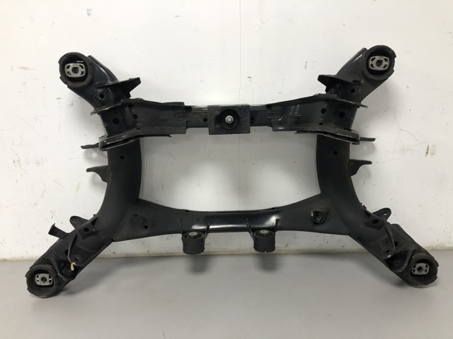 Поперечина задней подвески 33306874406 BMW