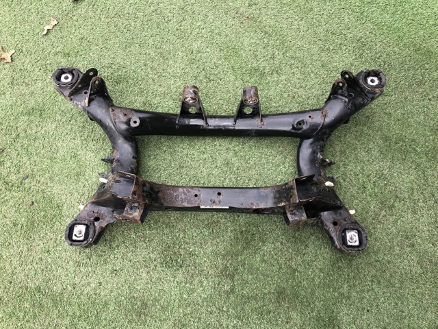 Крабобалка задней подвески 33316792505 BMW