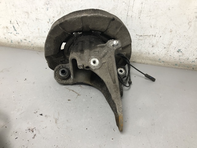 33326879102 BMW Цапфа (поворотный кулак) задний правый купить в Одесса
