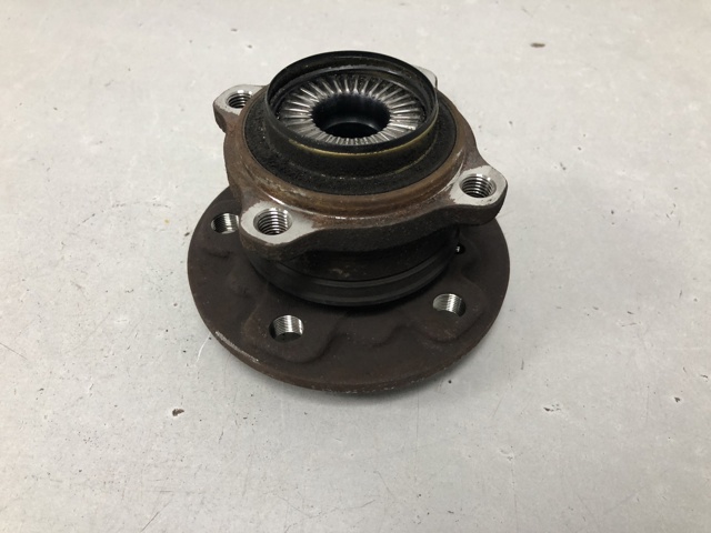 Ступицы задних колес 33416851589 BMW