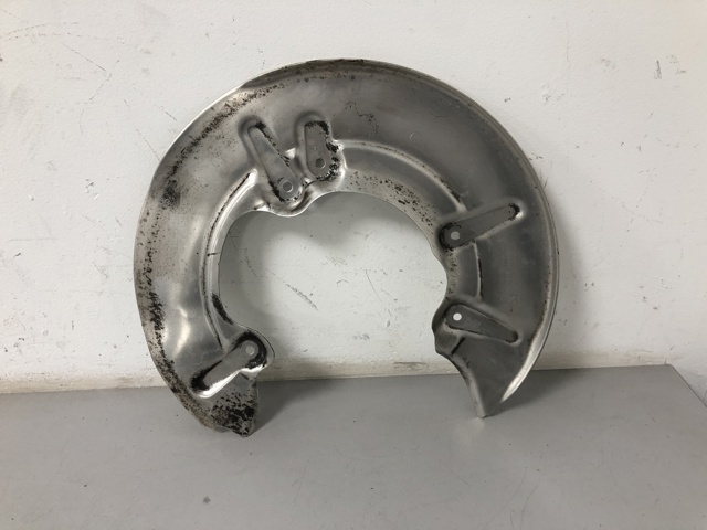 Кожух тормозного диска заднего правый 34206899154 BMW