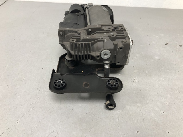 Компрессор пневмоподкачки (амортизаторов) 37206859714 BMW