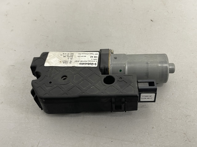 Мотор привода люка 3G5877795 VAG