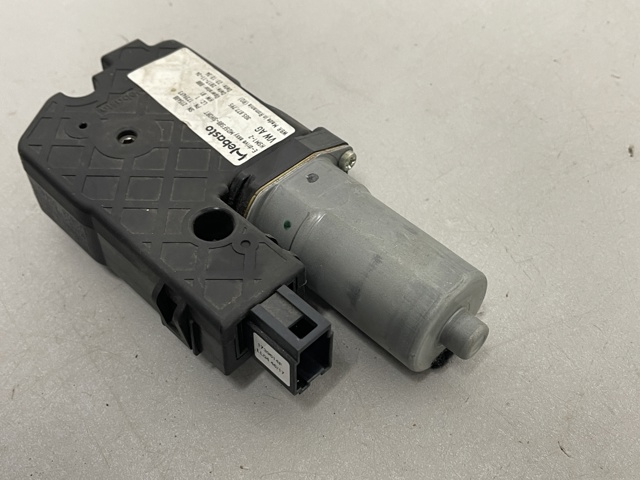 3G5877795 Мотор привода люка купить Тернополь