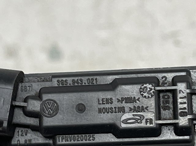 Фонарь освещения номера 3G5943021 VAG