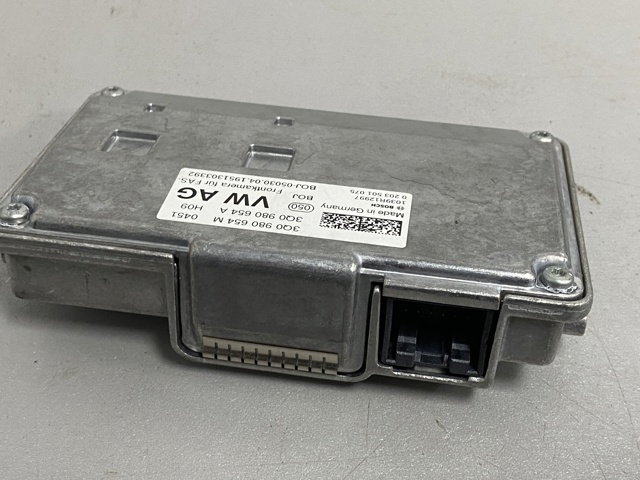 3Q0980654M Камера системы обеспечения видимости купить Днепр