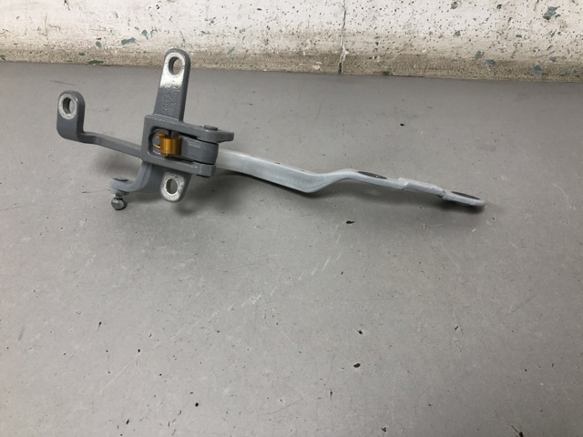 41007482677 BMW Петля крышки багажника купить в Харьков