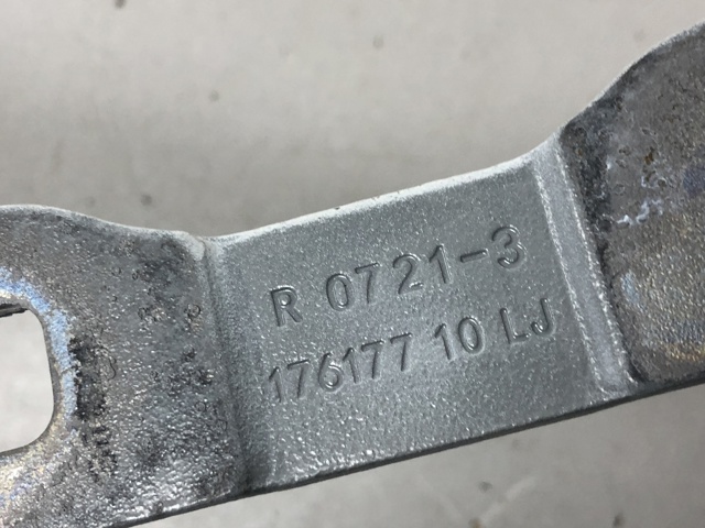 BMW 41007482678 Петля крышки багажника в наличии Кривой Рог