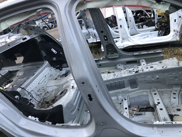 BMW 41007487372 Боковина кузова правая в наличии Кривой Рог