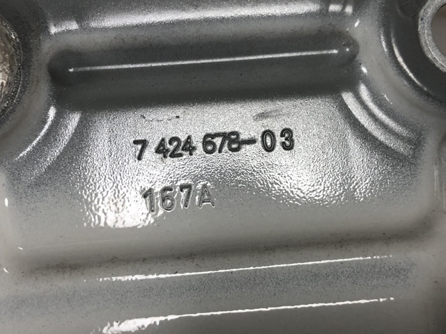 Кронштейн крепления крыла переднего правого, задний 41357475804 BMW