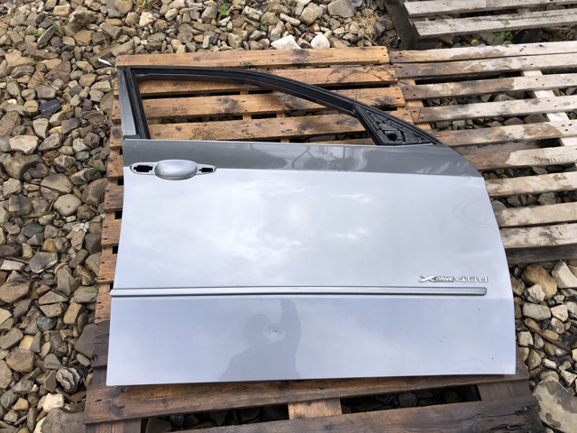 Пассажирская передняя дверь 41517211424 BMW