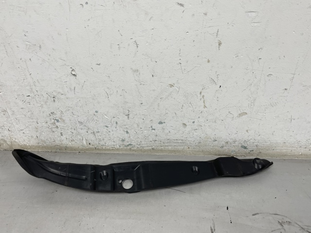 Уплотнитель крыла 4G0821111 VAG