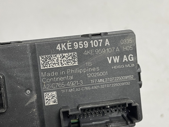 ЭБУ открытия крышки багажника/двери 3-й (5-й) 4KE959107A VAG