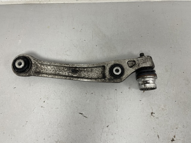4M0407152L VAG Рычаг передней подвески нижний правый купить в Кривой Рог