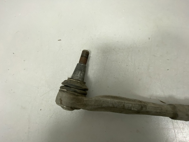 Наконечник рулевой тяги 4M0423811D VAG