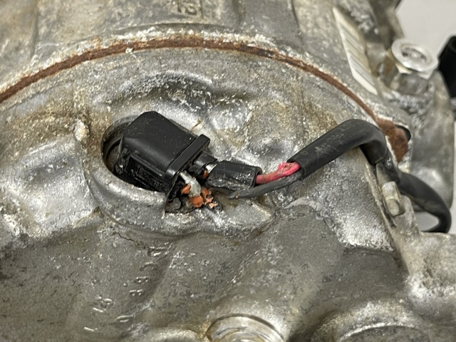 4M0816803F Компрессор кондиционера купить Винница