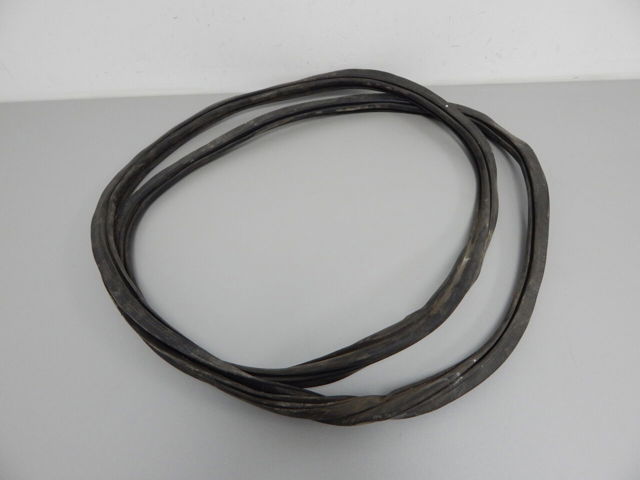 4M0833721C Уплотнитель двери задней (на кузове) купить Каменское