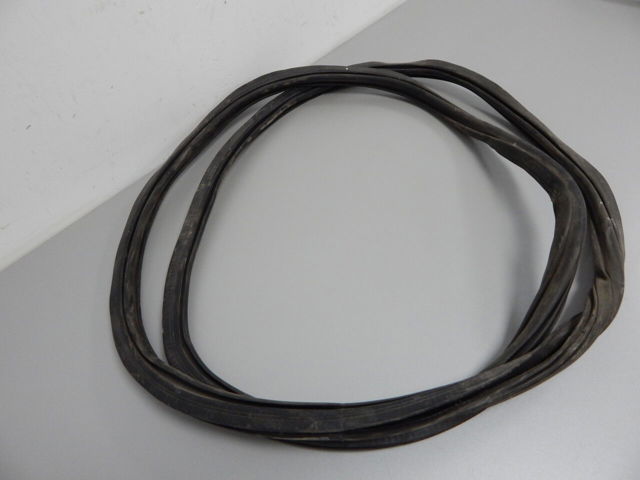 4M0833721C Уплотнитель двери задней (на кузове) купить Тернополь