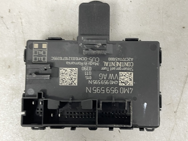 VAG 4M0959595N в наличии Ирпень