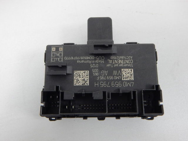 VAG 4M0959795H Блок комфорта задней двери в наличии Чернигов