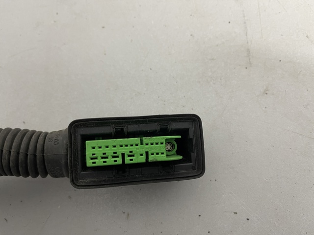 4M0972702 VAG купить в Ужгород