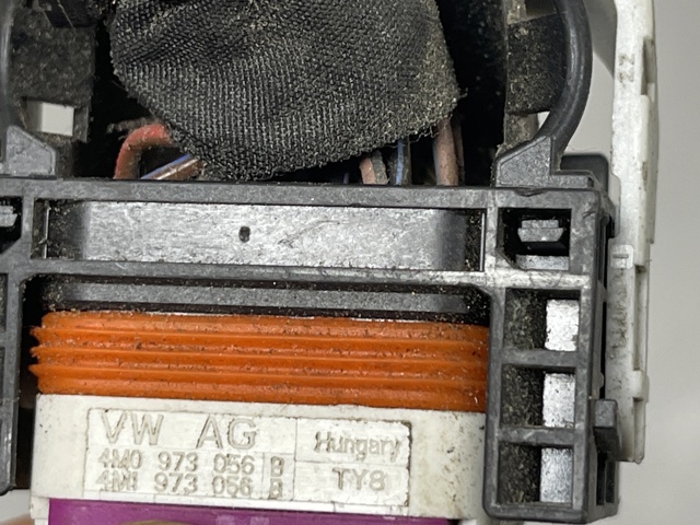 4M0973056B купить Киев