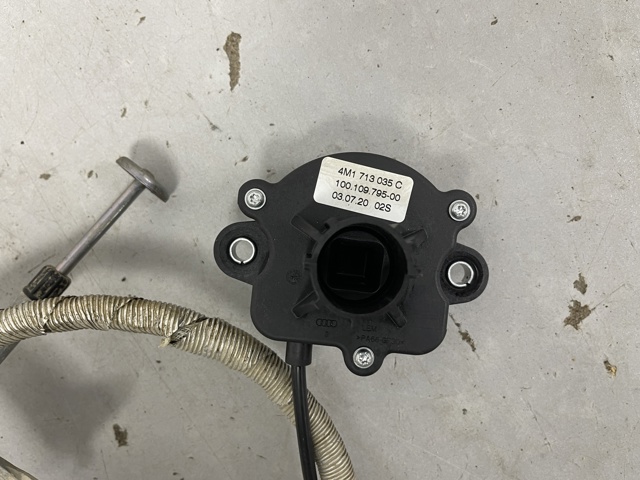 4M1713035C купить Ровно