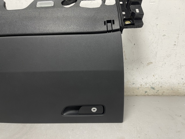 4M8857035K24A VAG Ящик перчаточный (бардачок) купить в Запорожье