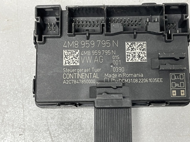 4M8959795N VAG купить в Днепр