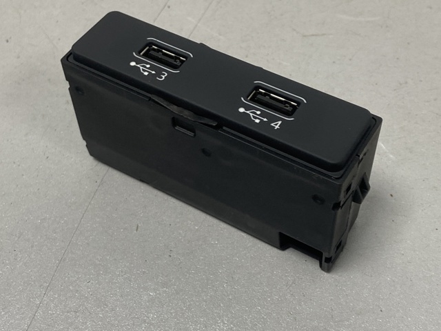 VAG 4N0035722 USB-разветвитель в наличии Житомир