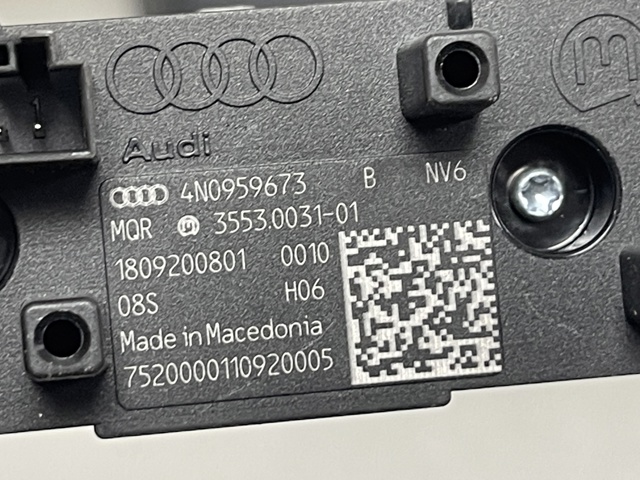 Блок кнопок центральной консоли 4N0959673B VAG