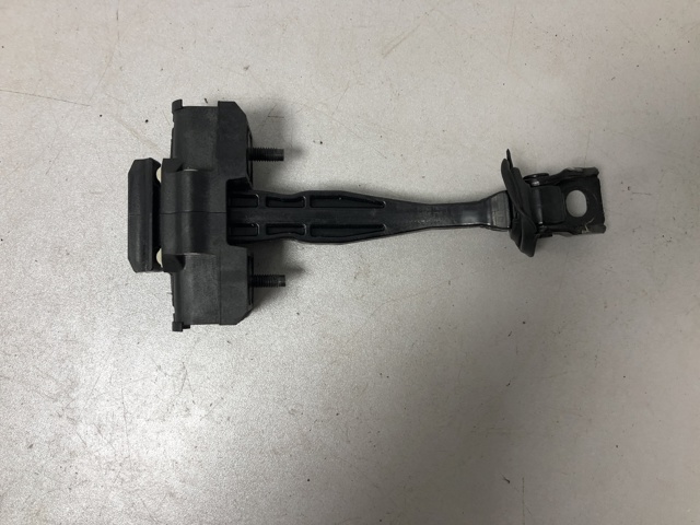 51007499229 BMW Ограничитель открывания двери задний купить в Кривой Рог