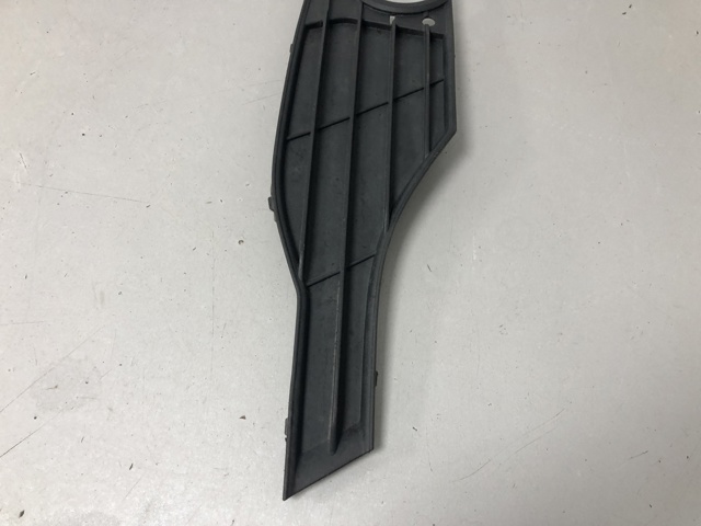 51117281920 BMW Решетка бампера переднего правая купить в Черкассы