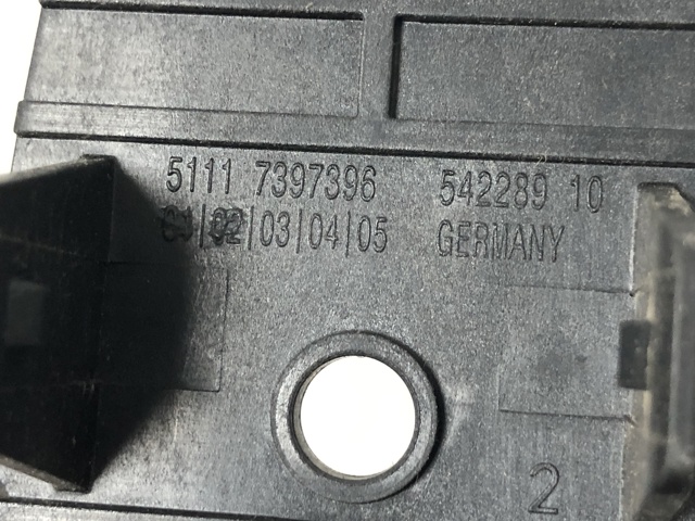 Направляющая переднего бампера 51117397396 BMW