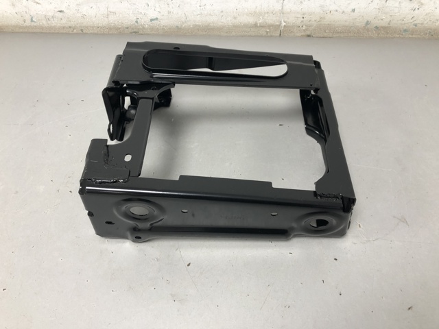 51117399915 Кронштейн арки колеса (лонжерона) левый купить Хмельницкий