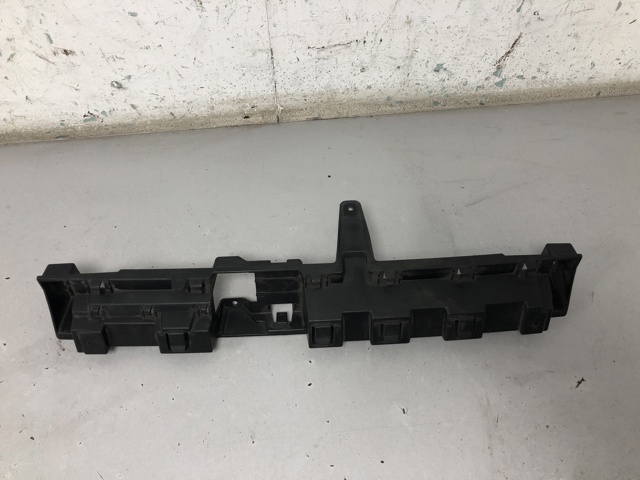 BMW 51127477434 Кронштейн бампера заднего центральный в наличии Украина