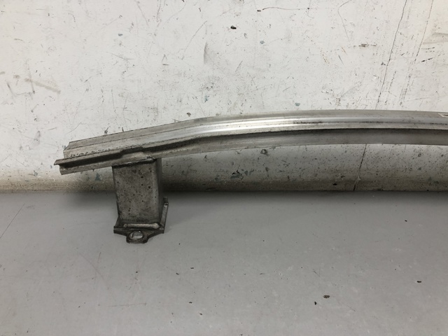 Буфер бампера заднего 51127477445 BMW
