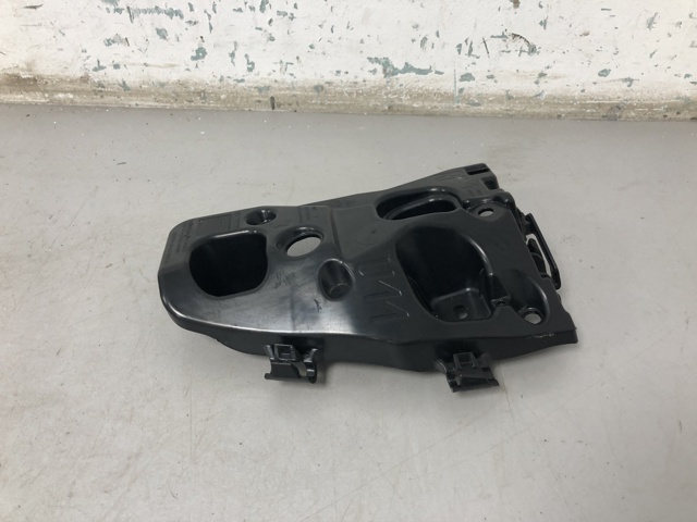 Крепление бамера правое 51129883542 BMW