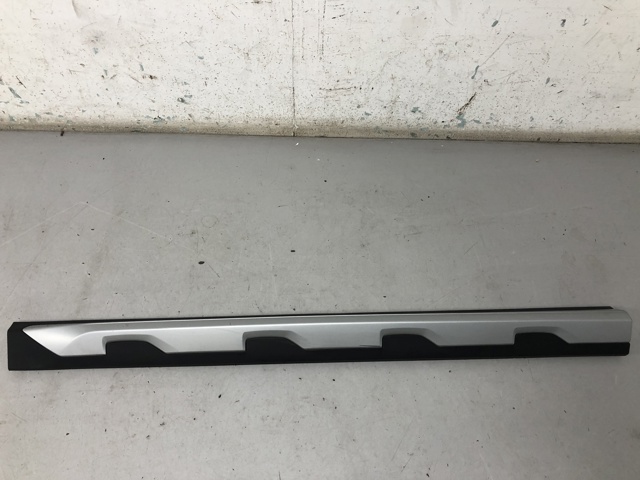 BMW 51138499209 Молдинг двери передней левой нижний в наличии Одесса