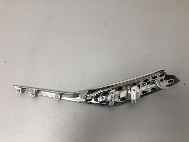 51166995851 BMW Накладка декоративная центральной консоли купить в Киев