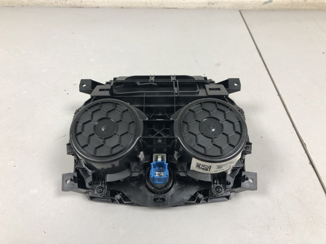 Подстаканник подлокотника центральной консоли 51167951771 BMW