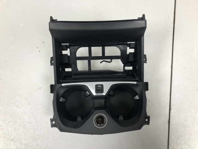51167951771 BMW Подстаканник подлокотника центральной консоли купить в Львов