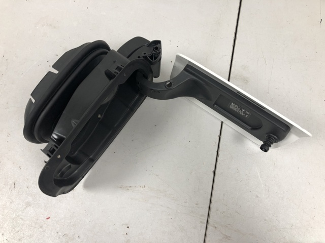 BMW 51177405751 Корпус заливной горловины топливного бака в наличии Днепр