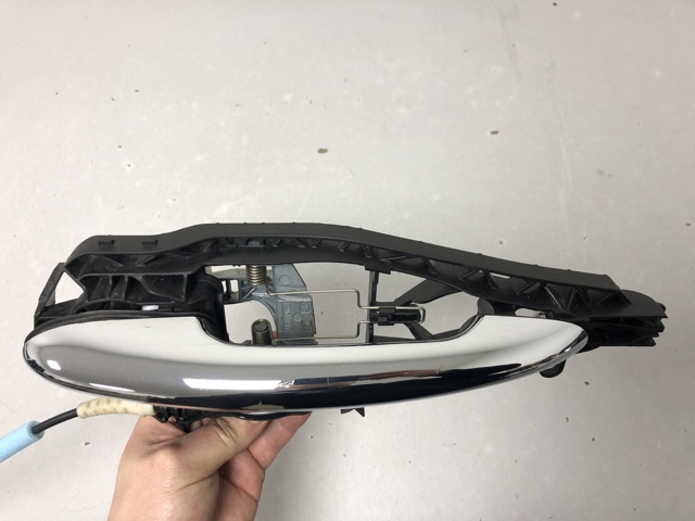 Держатель наружной ручки двери, передней правой 51217327344 BMW