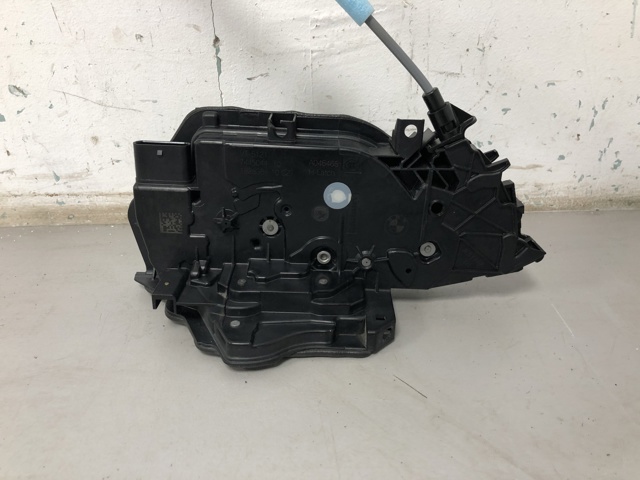 BMW 51217445044 Замок двери передней правой в наличии Винница