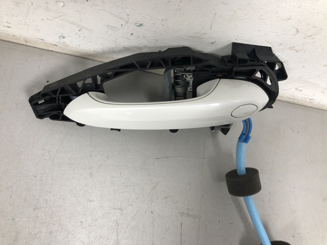 BMW 51219881773 Держатель наружной ручки двери передней левой в наличии Винница